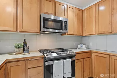 2607 Western Avenue #552, Seattle, WA 98121 - Photo 14