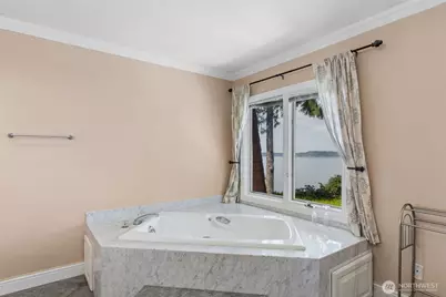 16530 76th Avenue W, Edmonds, WA 98026 - Photo 18