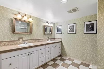 16530 76th Avenue W, Edmonds, WA 98026 - Photo 32