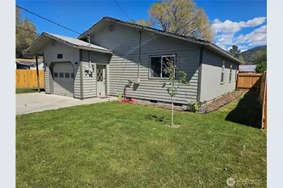 315 Juniper Street, Oroville, WA 98844 - Photo 2