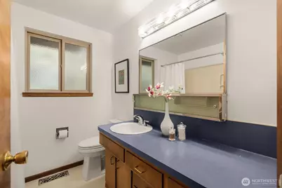 19207 40th Place NE, Lake Forest Park, WA 98155 - Photo 16