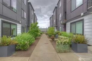 18723 76th Ave W, Lynnwood, WA 98037 - Photo 2