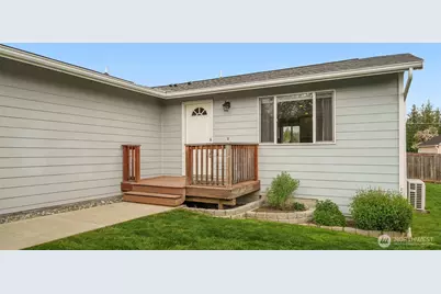 9733 65th Drive NE, Marysville, WA 98270 - Photo 4
