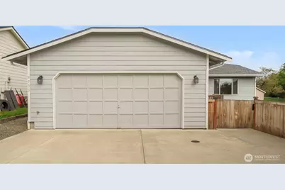 9733 65th Drive NE, Marysville, WA 98270 - Photo 2