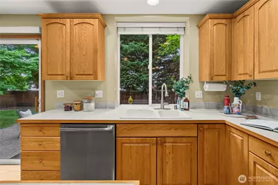 9204 181st Avenue E, Bonney Lake, WA 98391 - Photo 10