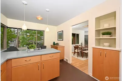 2624 NE 82nd Street, Seattle, WA 98115 - Photo 10