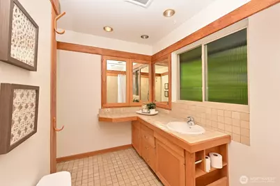 2624 NE 82nd Street, Seattle, WA 98115 - Photo 16