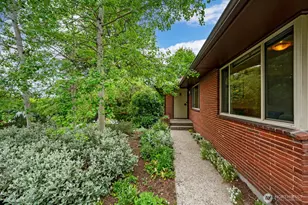 2624 NE 82nd St, Seattle, WA 98115 - Photo 2
