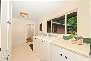 2624 NE 82nd St, Seattle, WA 98115 - Photo 12