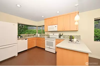2624 NE 82nd Street, Seattle, WA 98115 - Photo 8