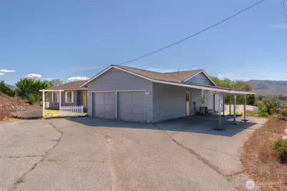 504 Ash Street, Omak, WA 98841 - Photo 2