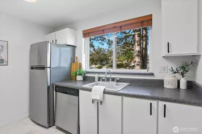 921 130th Street SW #C203, Everett, WA 98204 - Photo 8