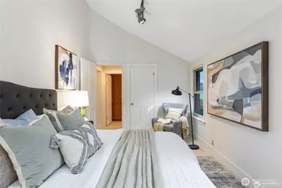 14026 Riviera Place NE, Seattle, WA 98125 - Photo 24