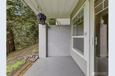 18501 SE Newport Way #H136, Issaquah, WA 98027 - Photo 28