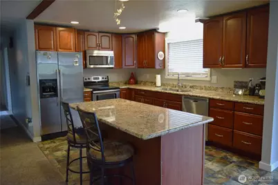 8611 Vistarama Avenue, Everett, WA 98208 - Photo 8