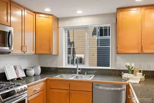 908 NW 85th St, Seattle, WA 98117 - Photo 10