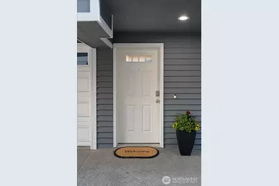908 NW 85th Street, Seattle, WA 98117 - Photo 2