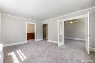 321 Boylston Ave E, Seattle, WA 98102 - Photo 16