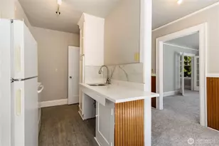 321 Boylston Ave E, Seattle, WA 98102 - Photo 14