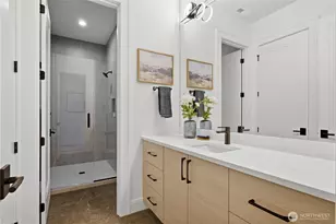 10411 NE 17th St, Bellevue, WA 98004 - Photo 28