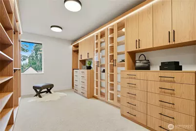 10411 NE 17th Street, Bellevue, WA 98004 - Photo 18