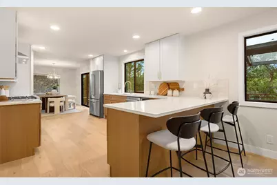 13400 SE 56th Place, Bellevue, WA 98006 - Photo 12