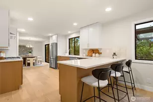 13400 SE 56th Pl, Bellevue, WA 98006 - Photo 12