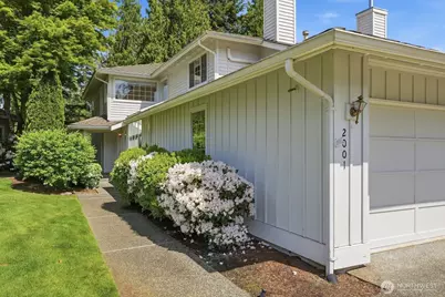 2001 Mill Pointe Drive SE, Mill Creek, WA 98012 - Photo 2