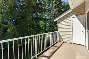 19230 Forest Park Dr NE, Lake Forest Park, WA 98155 - Photo 26