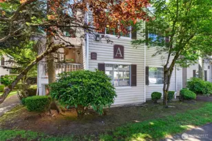 19230 Forest Park Dr NE, Lake Forest Park, WA 98155 - Photo 1