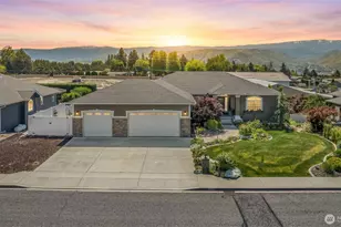 700 Clarissa Ln, East Wenatchee, WA 98802 - Photo 1
