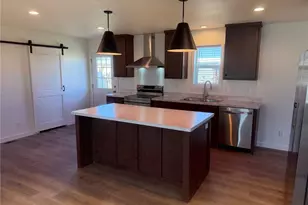 205 Pleasant Ave, Grandview, WA 98930 - Photo 2