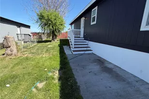 402 Maple Ave, Sunnyside, WA 98944 - Photo 2