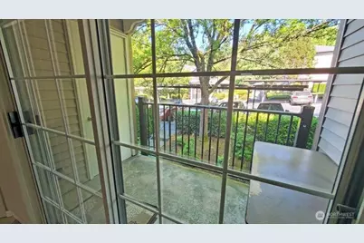215 9th Street #D201, Kirkland, WA 98033 - Photo 6