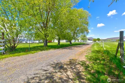 131 Latigo Lane, Yakima, WA 98901 - Photo 2