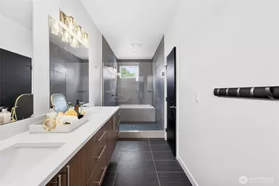 6320 36th Avenue SW, Seattle, WA 98126 - Photo 20