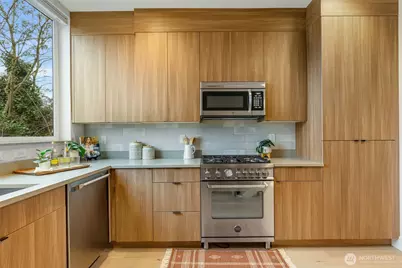 908 N 46th Street #F, Seattle, WA 98103 - Photo 8