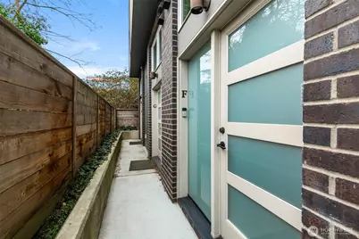 908 N 46th Street #F, Seattle, WA 98103 - Photo 28