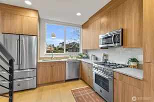 908 N 46th St, Seattle, WA 98103 - Photo 6