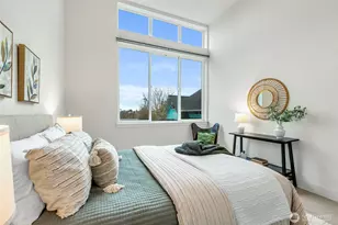 908 N 46th St, Seattle, WA 98103 - Photo 32