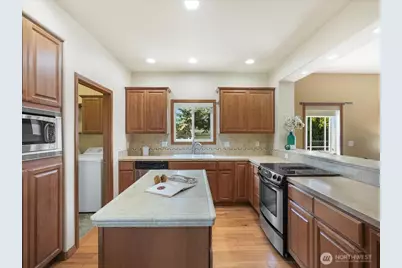 1301 Park Avenue, Puyallup, WA 98372 - Photo 12