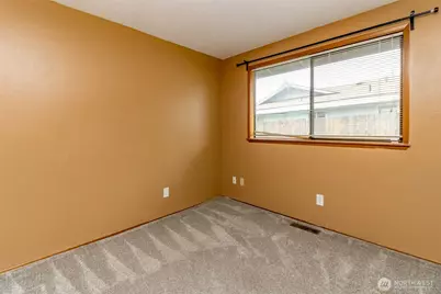 9406 Tacoma Avenue S, Tacoma, WA 98444 - Photo 18
