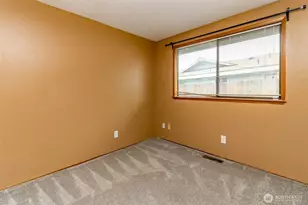 9406 Tacoma Ave S, Tacoma, WA 98444 - Photo 18
