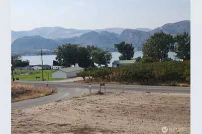 136 Eastlake Road, Oroville, WA 98844 - Photo 2