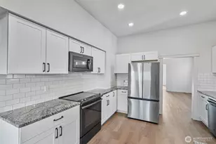 1016 N Pearl St, Centralia, WA 98531 - Photo 8