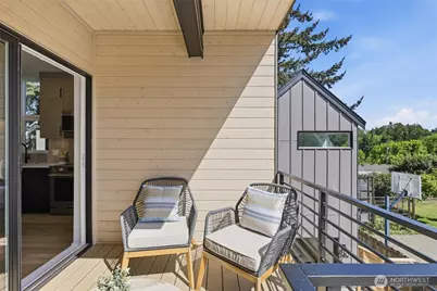 4233 S Bradford Street, Seattle, WA 98118 - Photo 16