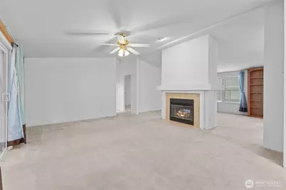 1829 137th Street E #101, Tacoma, WA 98445 - Photo 4