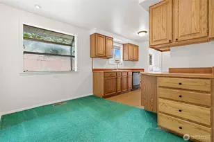 1013 NE 126th St, Seattle, WA 98125 - Photo 18
