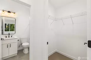 516 N 102nd St, Seattle, WA 98133 - Photo 14