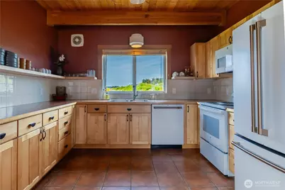 2633 Sunlight Beach Road, Clinton, WA 98236 - Photo 16